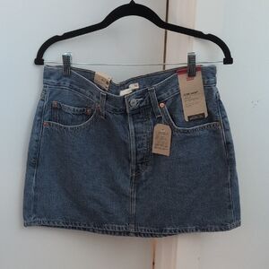 Levi's Classic Denim Mini Skirt in Washed Blue